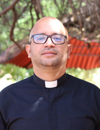 3er Miembro - Carlos Reyes